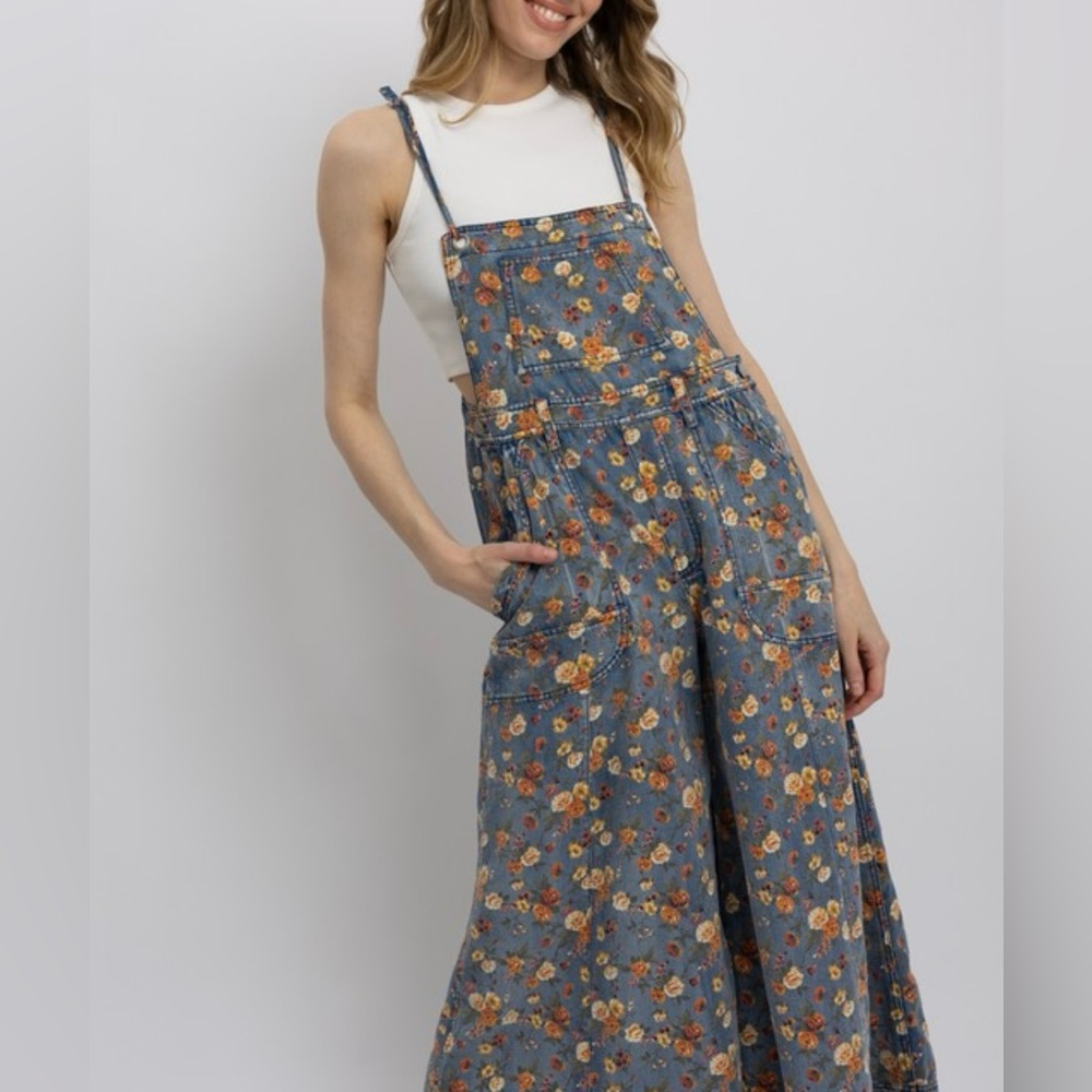 Blue Velvet NWT Overalls. Floral Printed Denim, Wide Leg, Lightweight - Picture 3 of 10
